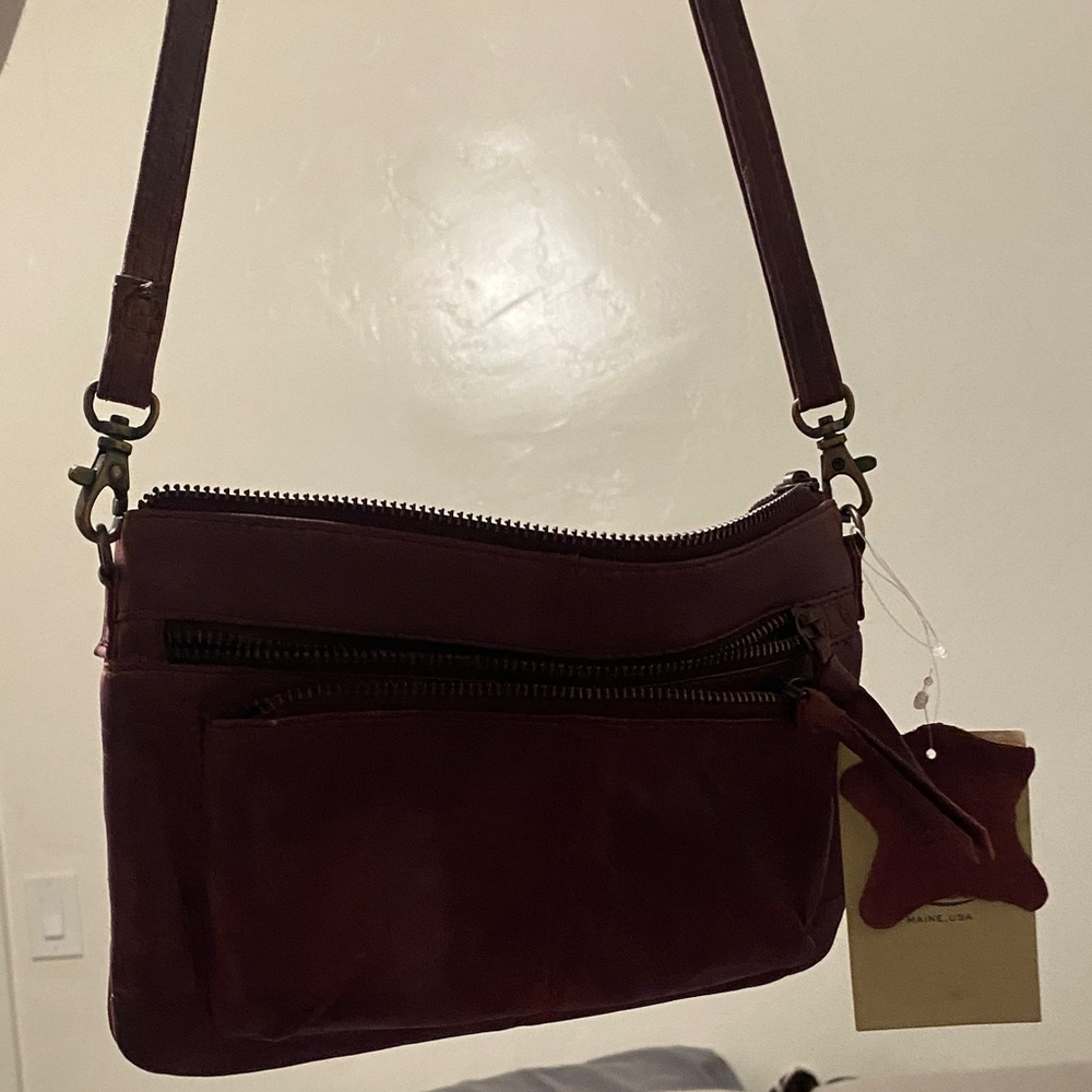 Elegant Burgundy Leather Crossbody Bag